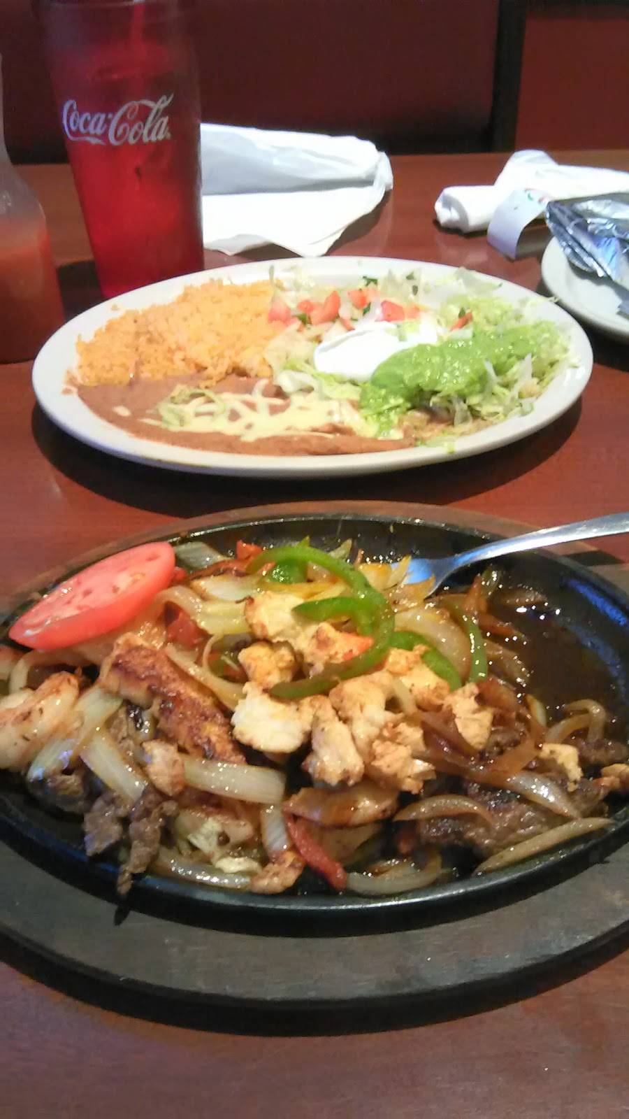 El Nopal | restaurant | 12937 Shelbyville Rd # 105, Louisville, KY 40243, USA | 5022536802 OR +1 502-253-6802
