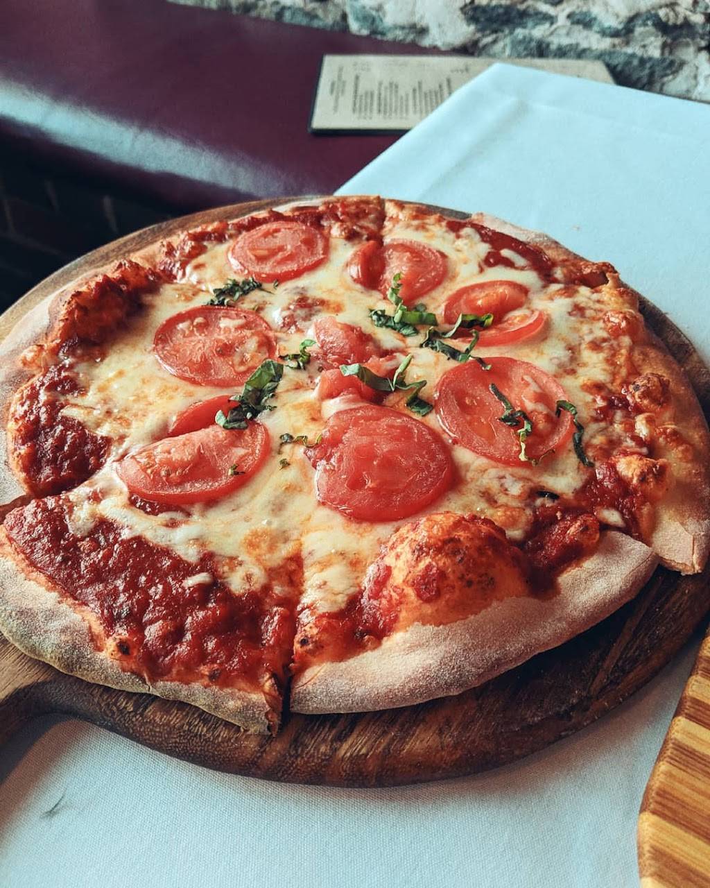 Good Fellos | restaurant | 202 W Main St, Sackets Harbor, NY 13685, USA | 3156463463 OR +1 315-646-3463