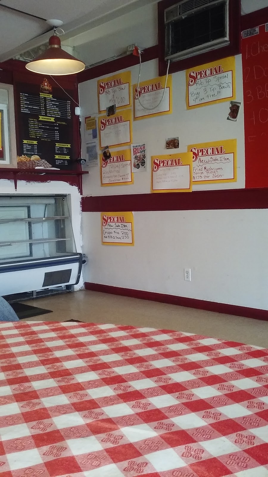 Trophys BBQ | restaurant | 3377 US-40, Columbus, OH 43213, USA | 6149148250 OR +1 614-914-8250