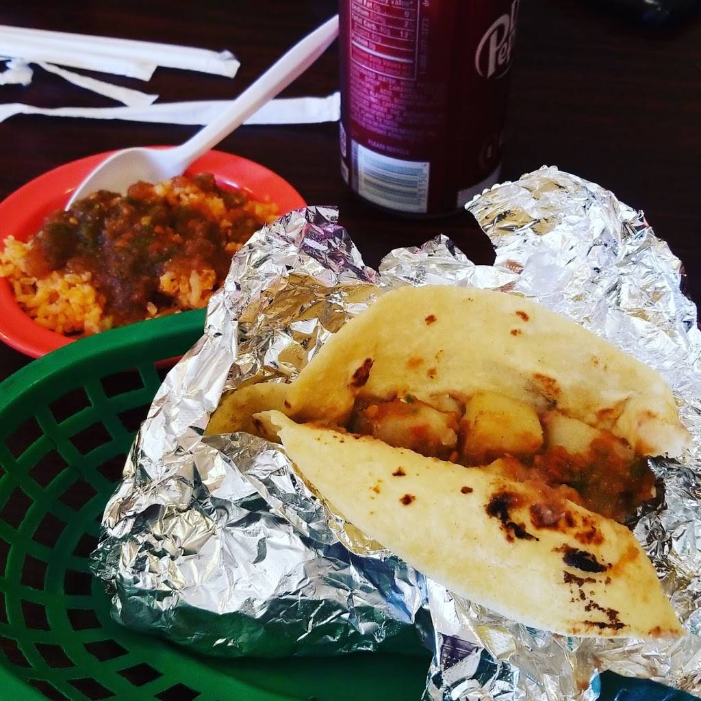 Lolas Mexican Food | restaurant | 3470 E U.S. Hwy 90, Seguin, TX 78155, USA | 8303798812 OR +1 830-379-8812