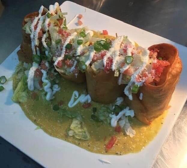 Chanclas Tacos & Wings | restaurant | 1322 E Fremont St, Las Vegas, NV 89101, USA | 7028021250 OR +1 702-802-1250