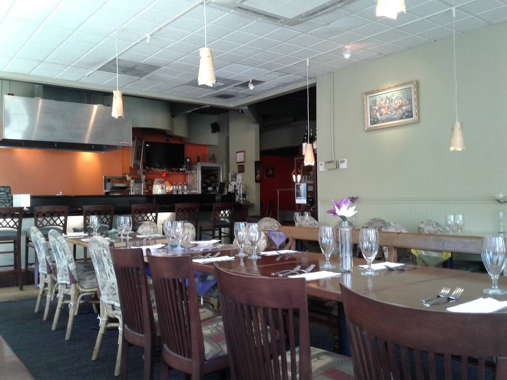 Royal Palm Thai Restaurant | restaurant | 6417 Roosevelt Way NE # 201, Seattle, WA 98115, USA | 2065232400 OR +1 206-523-2400