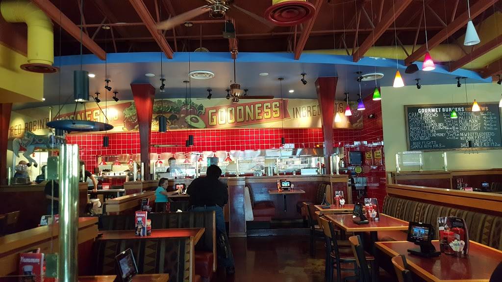 Red Robin Gourmet Burgers and Brews | restaurant | 421 E Interstate 20, Arlington, TX 76018, USA | 8174687700 OR +1 817-468-7700