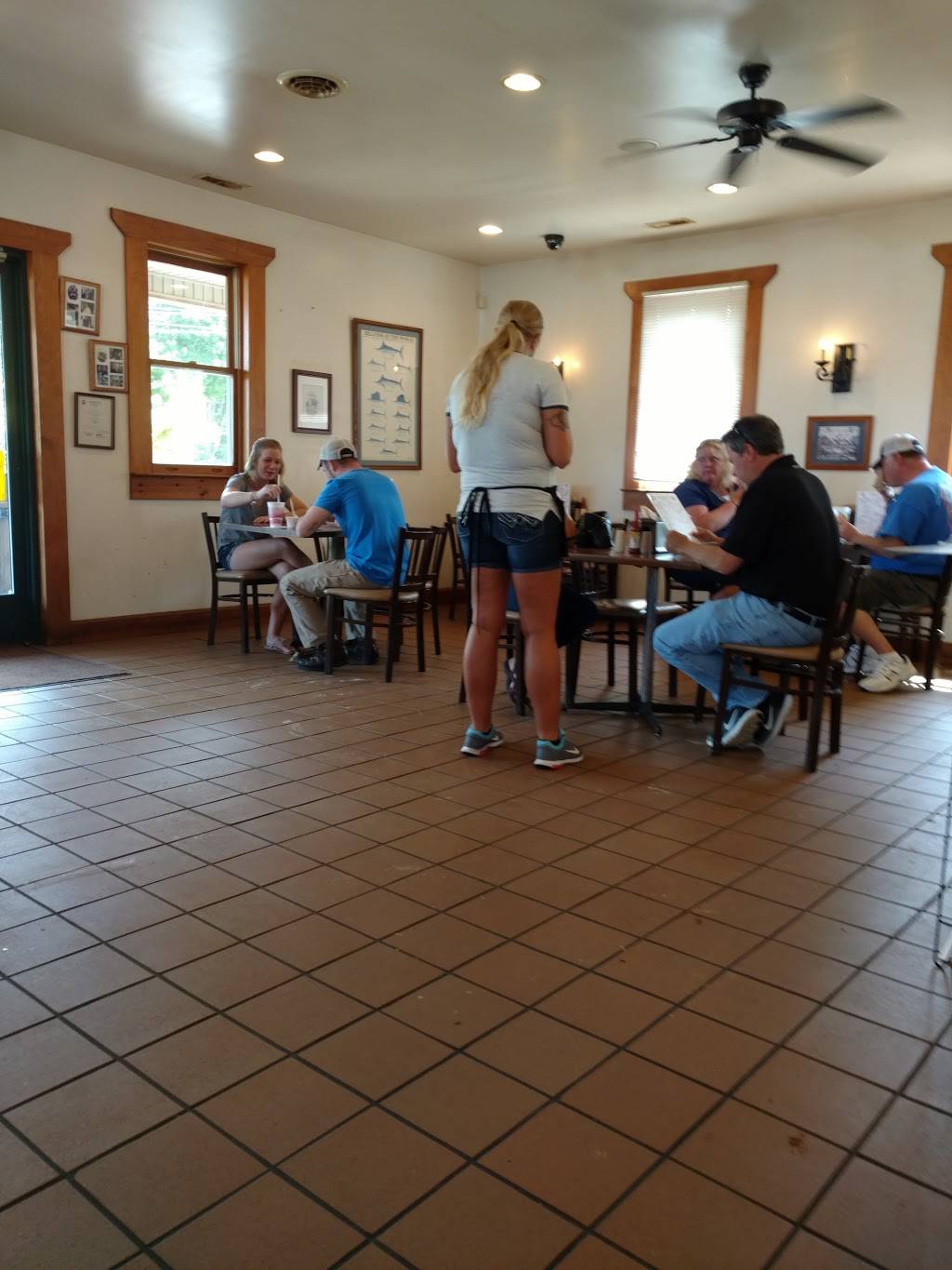 Pecks Bar B Que | restaurant | 477 Lee Jackson Hwy, Staunton, VA 24401, USA | 5408864647 OR +1 540-886-4647