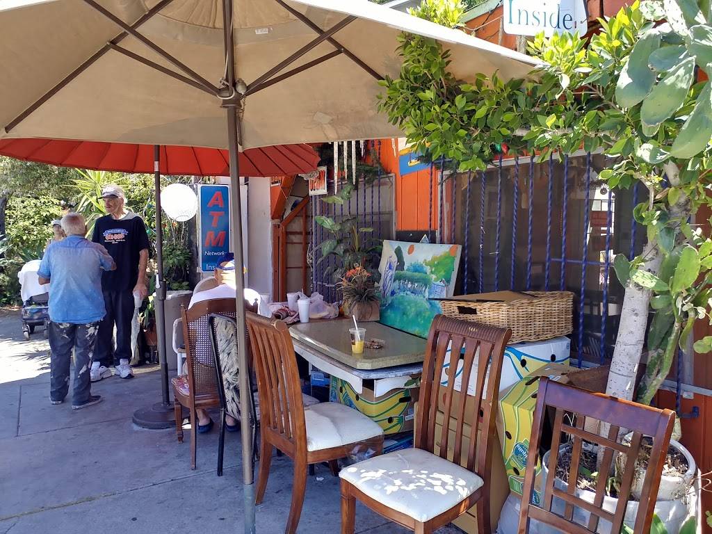 Oki Dog | restaurant | 860 N Fairfax Ave, Los Angeles, CA 90046, USA | 3236554166 OR +1 323-655-4166