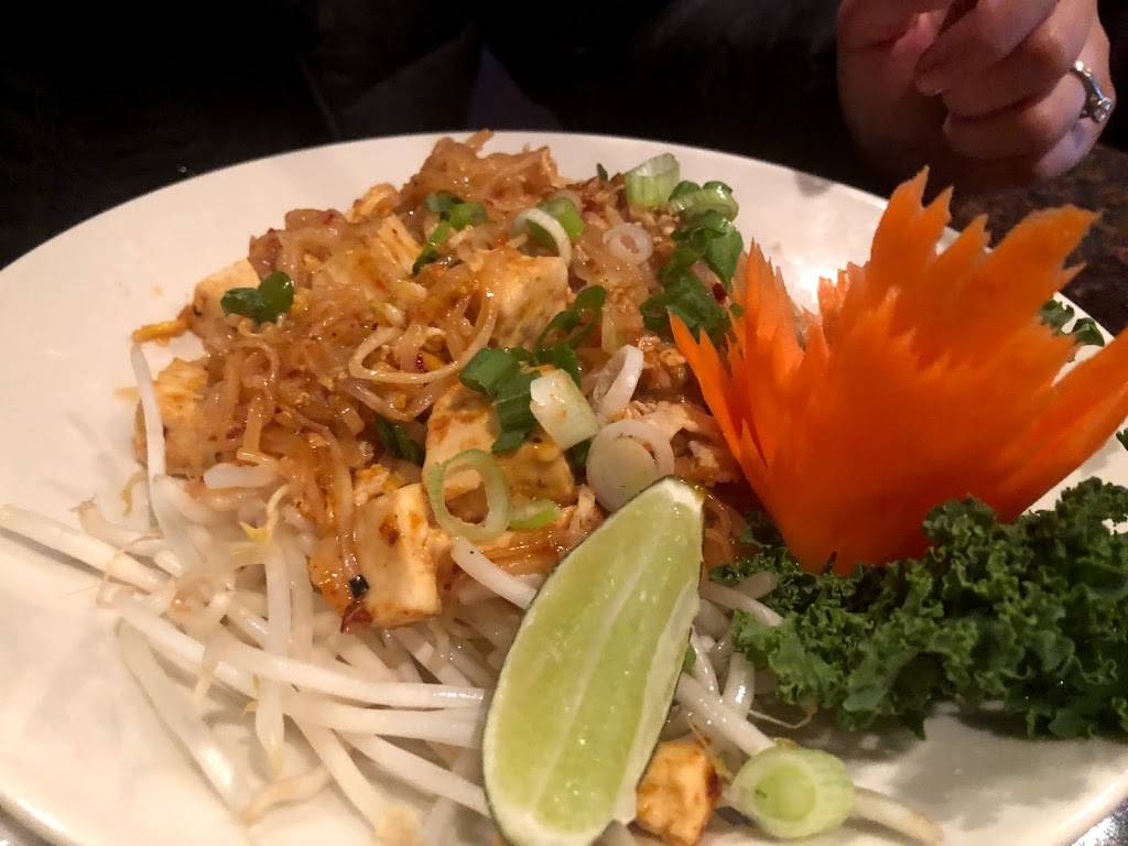 Silk Thai Cafe | restaurant | 3401 6th Ave F, Tacoma, WA 98406, USA | 2537561737 OR +1 253-756-1737