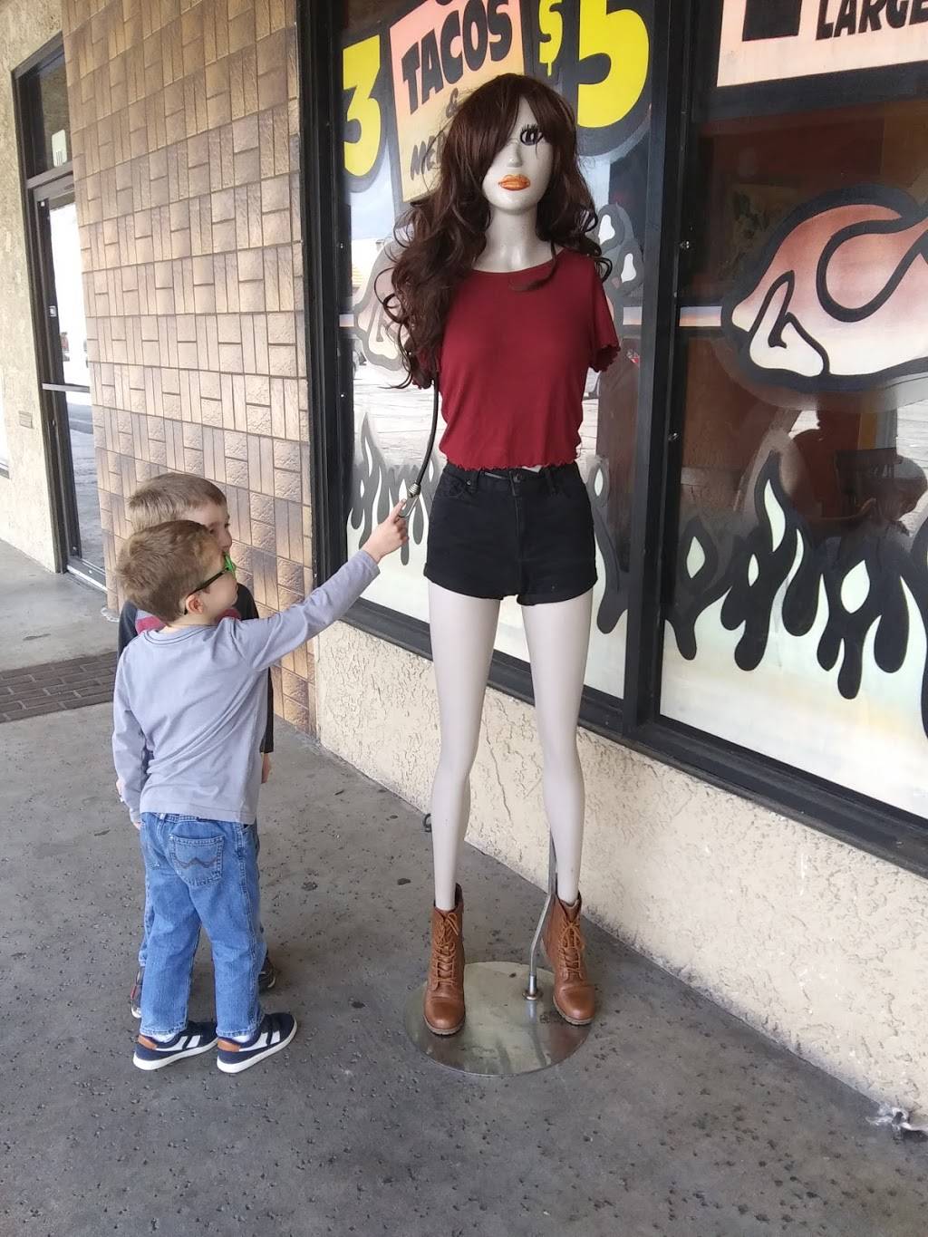 Super Chicken | restaurant | 32999 Yucaipa Blvd #112, Yucaipa, CA 92399, USA | 9097908222 OR +1 909-790-8222