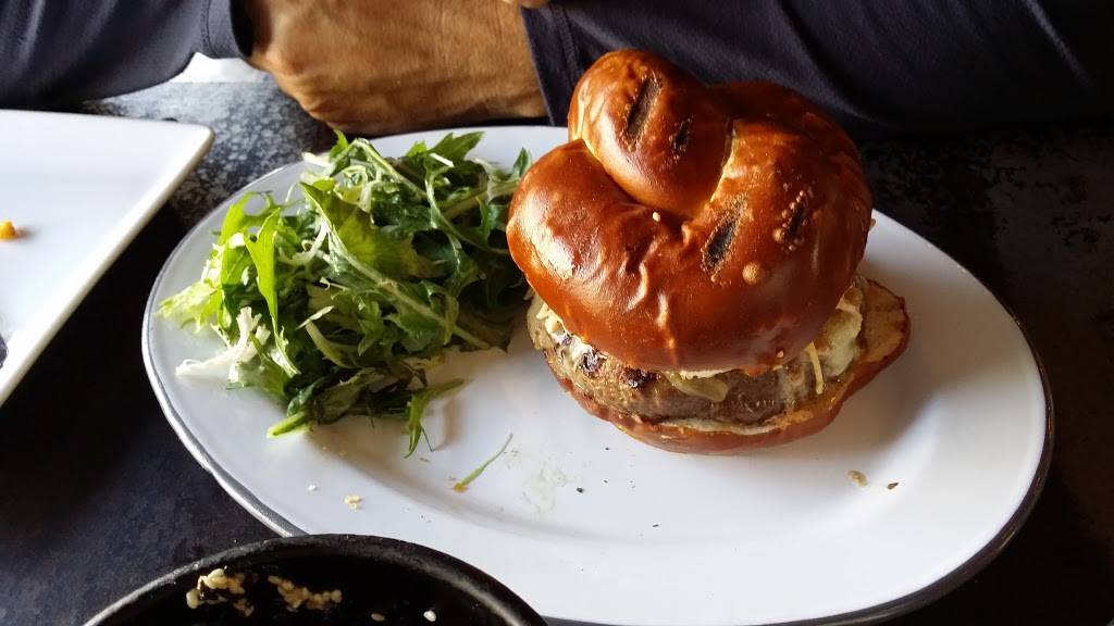 The Tripel | restaurant | 333 Culver Blvd, Playa Del Rey, CA 90293, USA | 3108210333 OR +1 310-821-0333