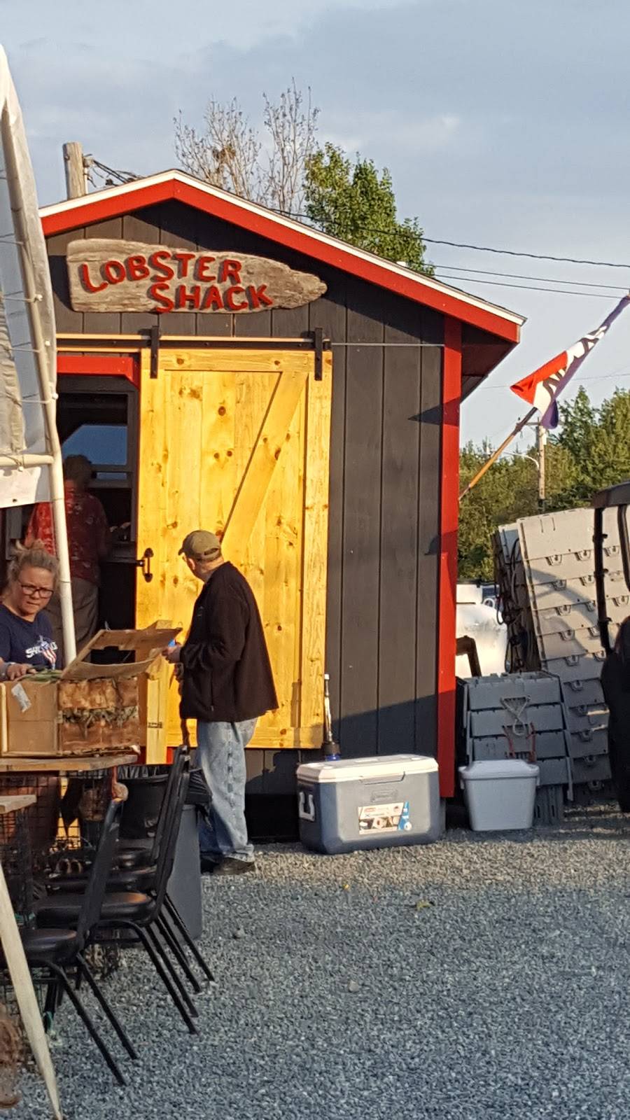 Perrys Lobster Shack | restaurant | 1076 Newbury Neck Rd, Surry, ME 04684, USA | 2076671955 OR +1 207-667-1955