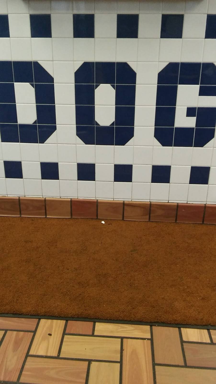 Lucky Dog | restaurant | 6043 Roosevelt Rd, Cicero, IL 60804, USA | 7088634349 OR +1 708-863-4349