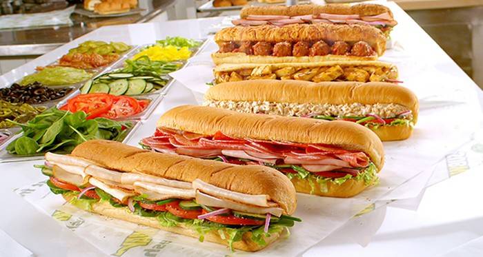 Subway | restaurant | 2181 N Meridian St, Indianapolis, IN 46202, USA | 3176027057 OR +1 317-602-7057