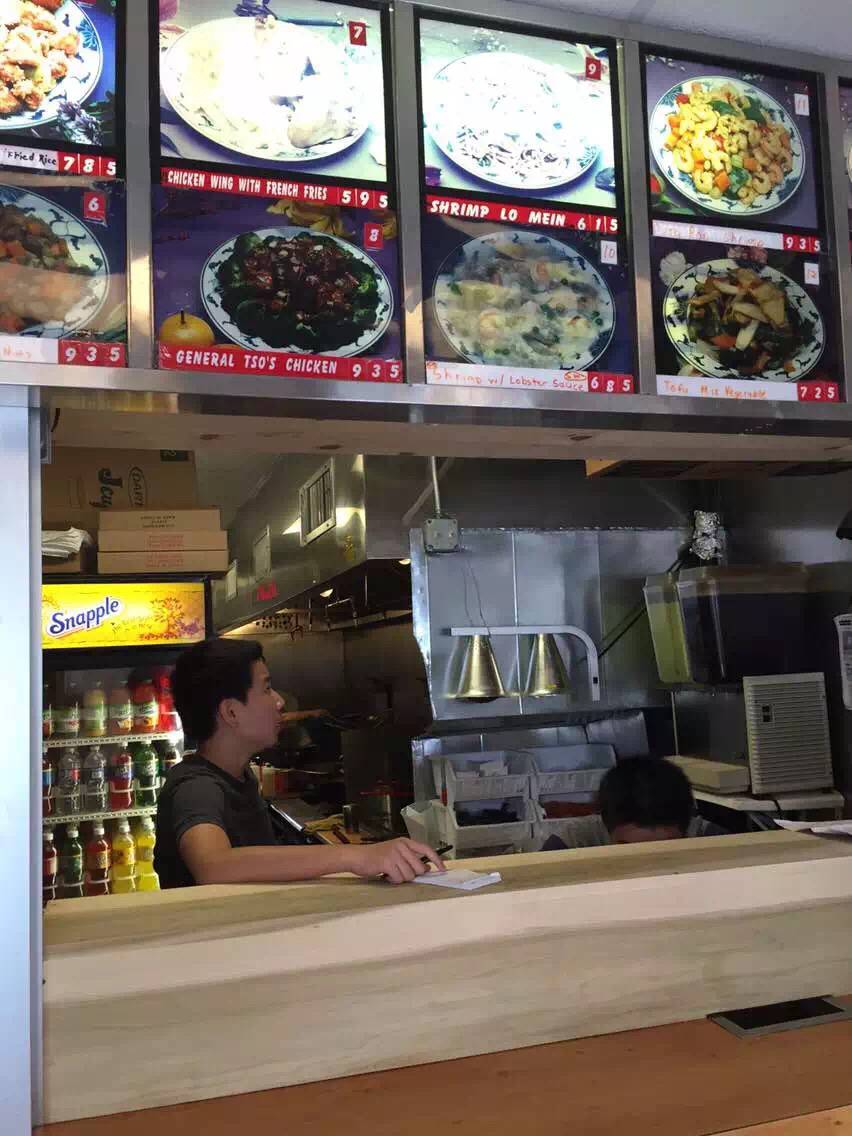 Dannie\s Carry Out | restaurant | 830 Upshur St NW, Washington, DC 20011, USA | 2028297100 OR +1 202-829-7100