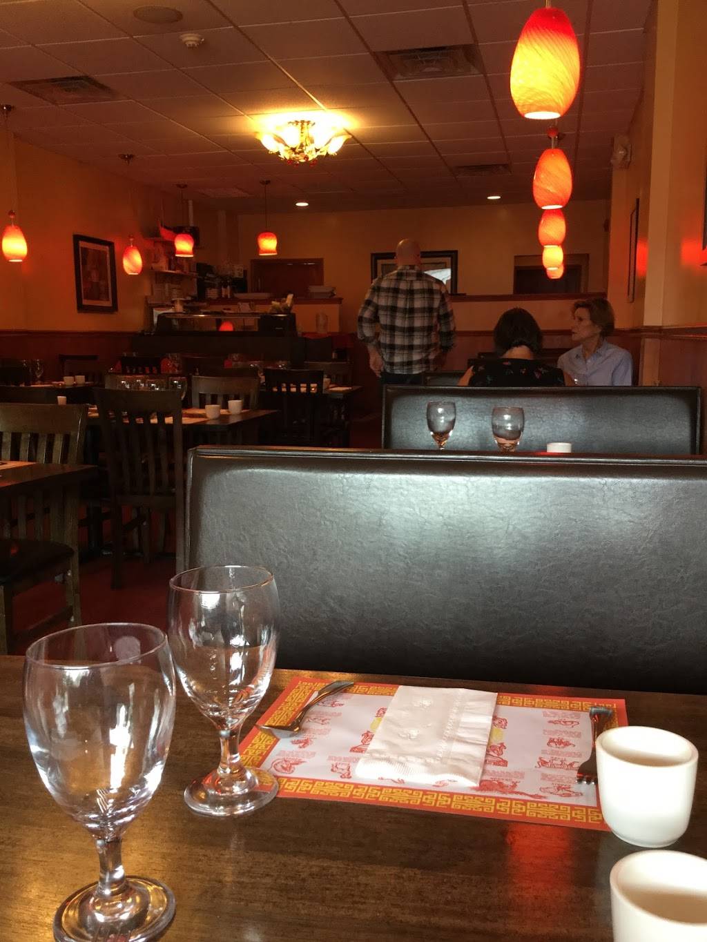 Oriental Pearl | restaurant | 133 W Main St, Moorestown, NJ 08057, USA | 8562340048 OR +1 856-234-0048