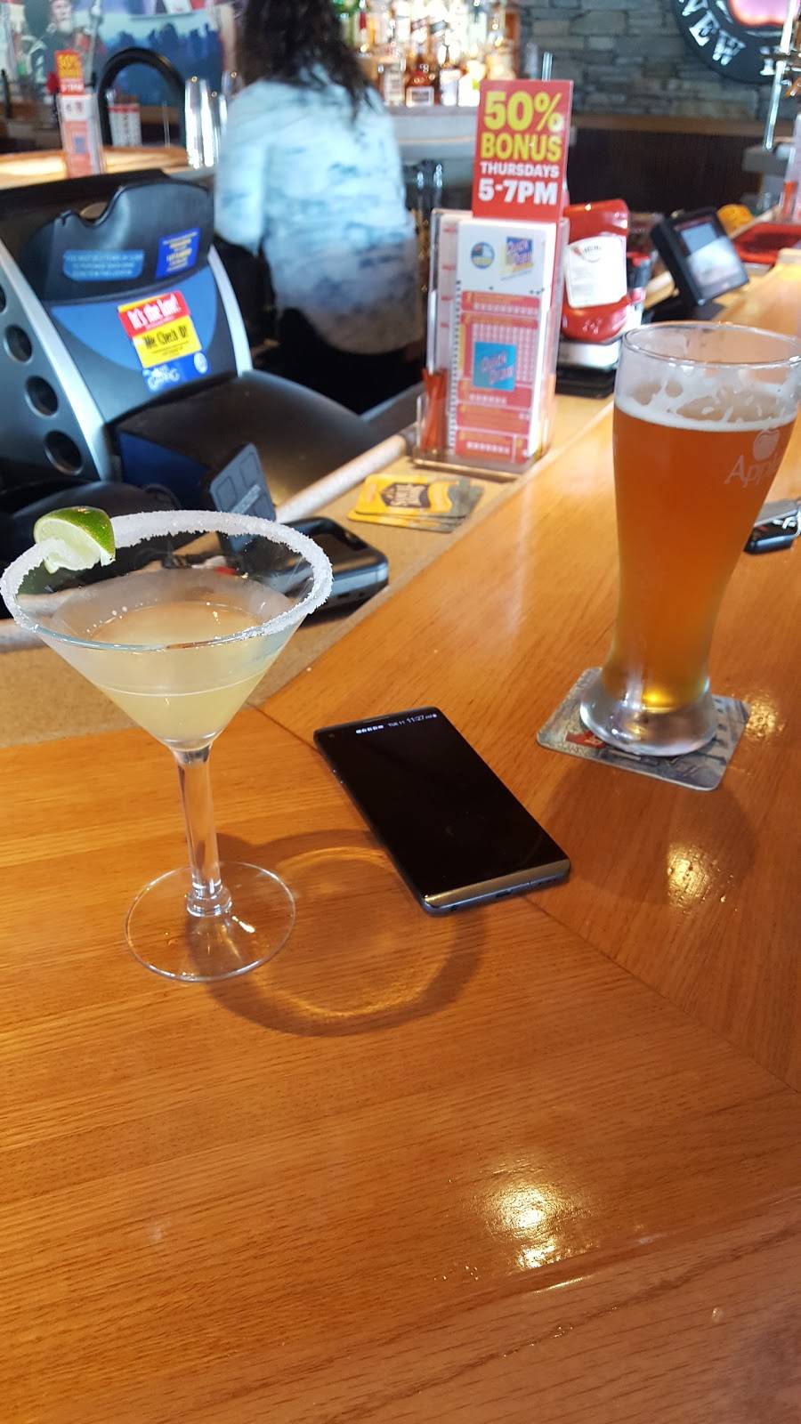 Applebees Grill + Bar | restaurant | 628 S Main St, North Syracuse, NY 13212, USA | 3154525670 OR +1 315-452-5670