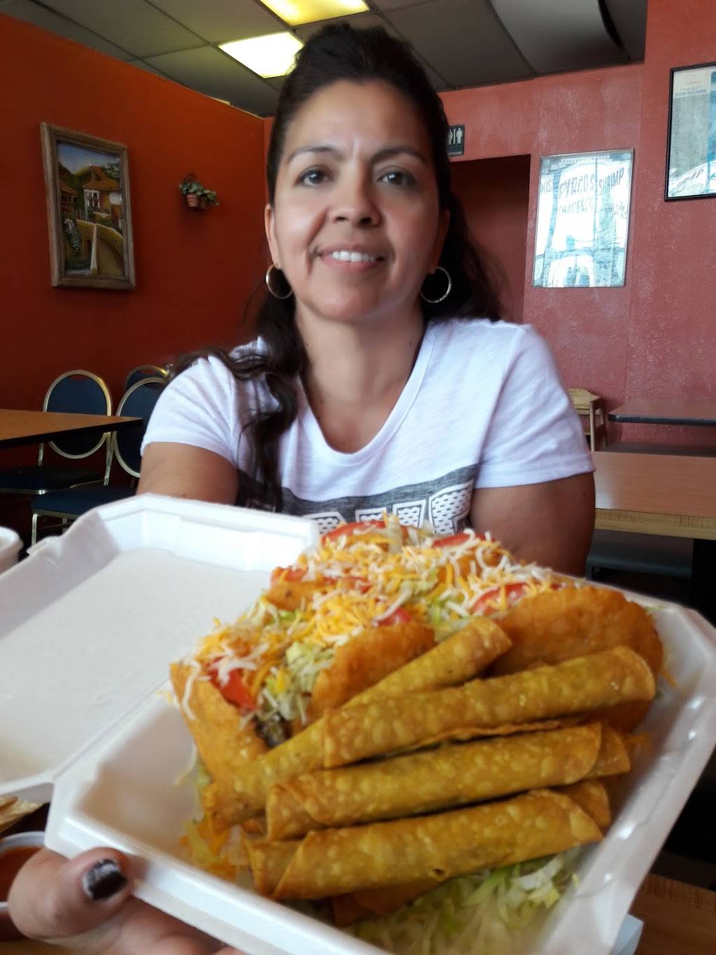 PIRCOS MEXICAN FOOD | restaurant | 10740 Pebble Hills Blvd, El Paso, TX 79935, USA | 9155944021 OR +1 915-594-4021