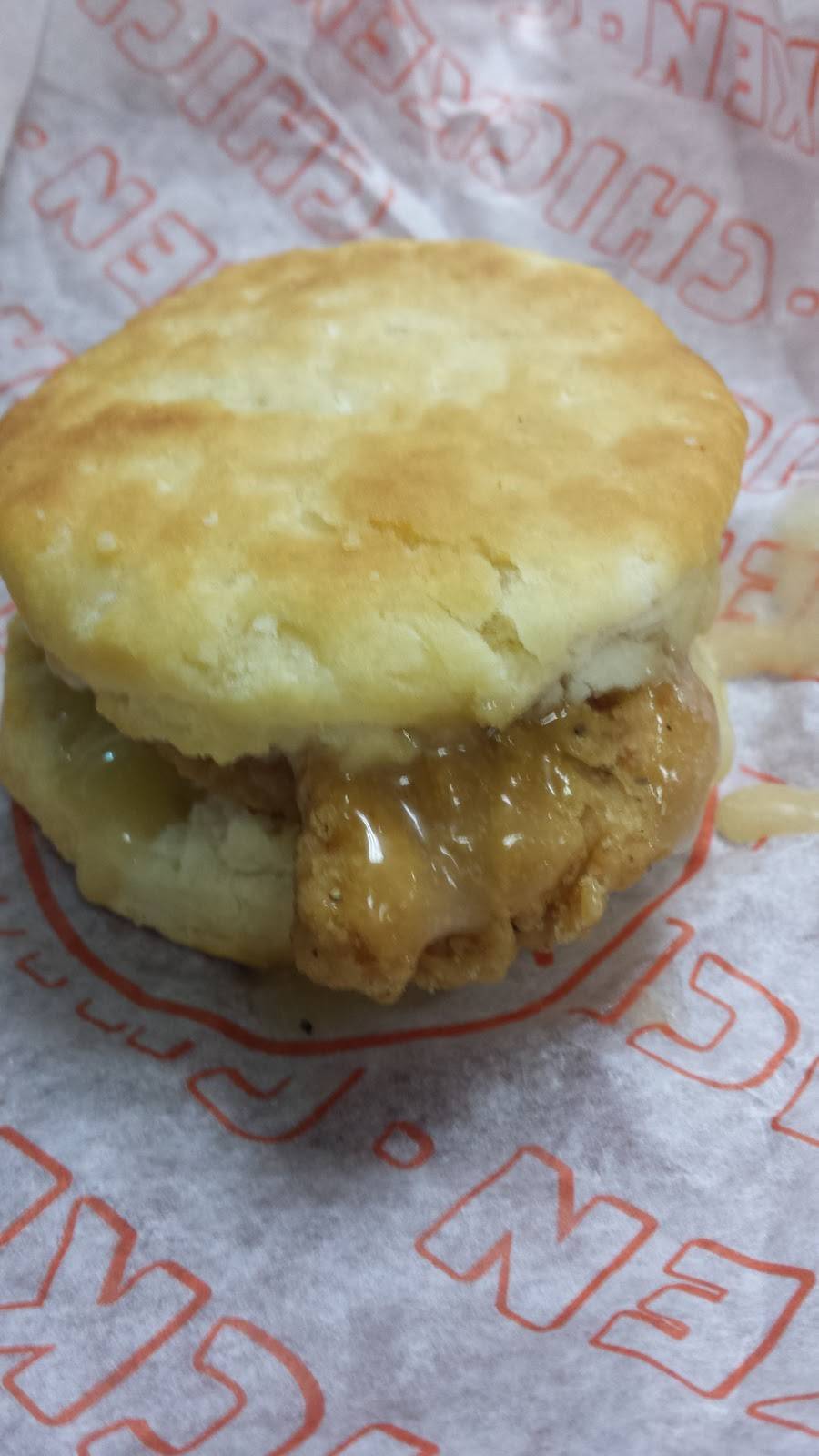 Whataburger | restaurant | 2740 E Whitestone Blvd, Cedar Park, TX 78613, USA | 5122601667 OR +1 512-260-1667