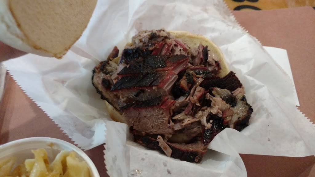 Meat U Anywhere | restaurant | 919 W Northwest Hwy, Grapevine, TX 76051, USA | 8172511227 OR +1 817-251-1227