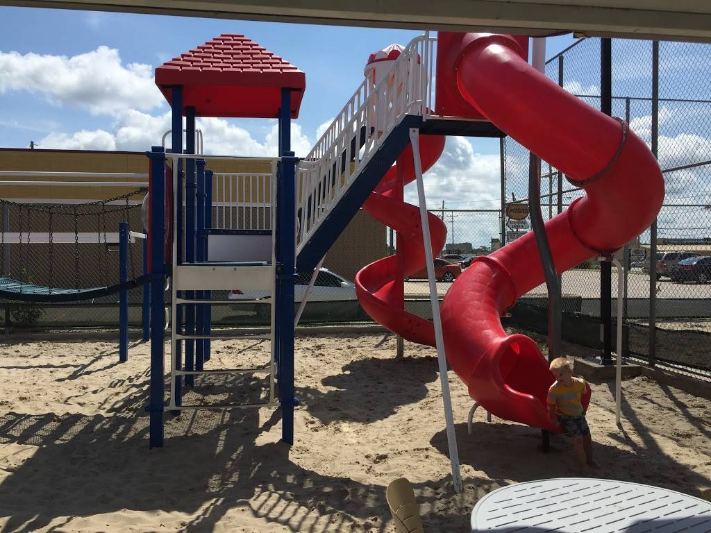 Sonic Drive-In | restaurant | 5922 SW 21st St, Topeka, KS 66604, USA | 7852719148 OR +1 785-271-9148