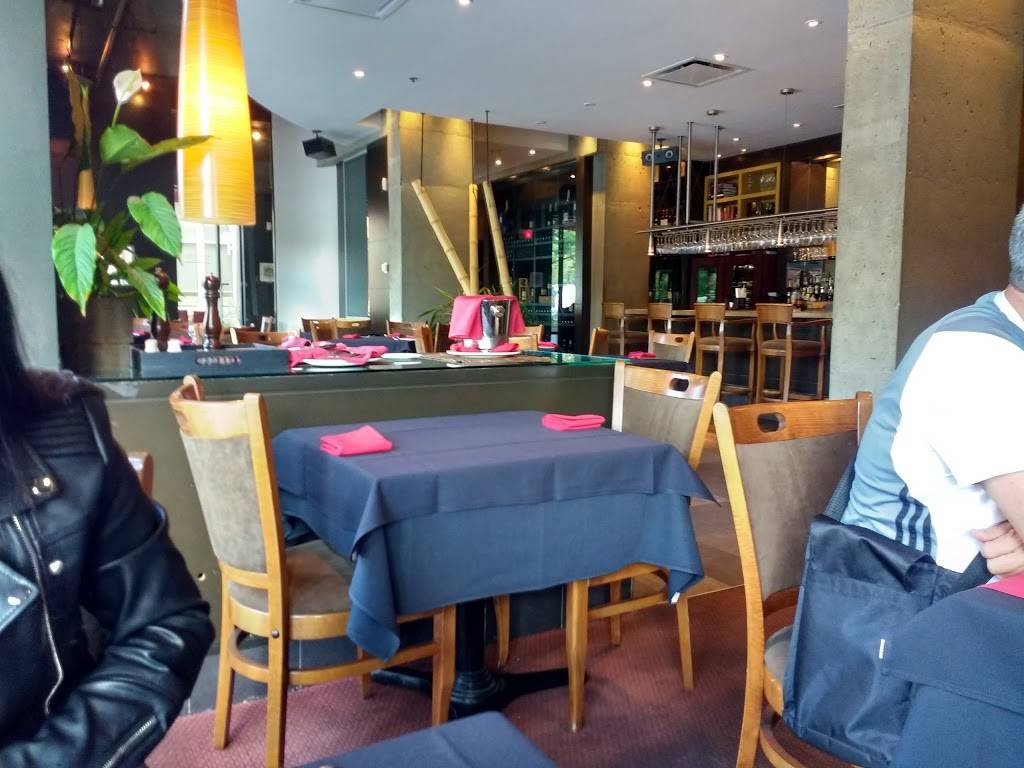 47e Parallèle | restaurant | 333 Rue Jacques-Parizeau, Québec, QC G1R 5G2, Canada | 4186924747 OR +1 418-692-4747