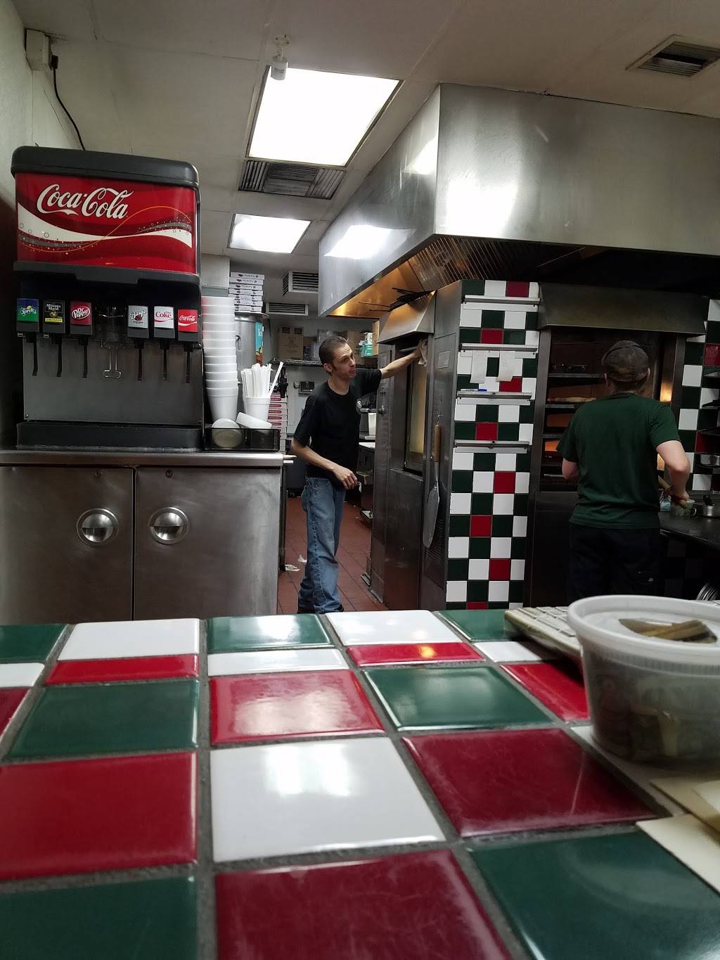 Uncle Ernies Pizza | restaurant | 9841 Topanga Canyon Blvd, Chatsworth, CA 91311, USA | 8187093663 OR +1 818-709-3663