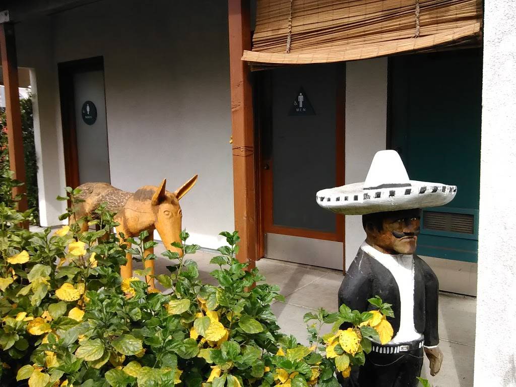 Petiscos Mexican Food Restaurant | restaurant | 211 W 1st St, Claremont, CA 91711, USA | 9096255557 OR +1 909-625-5557