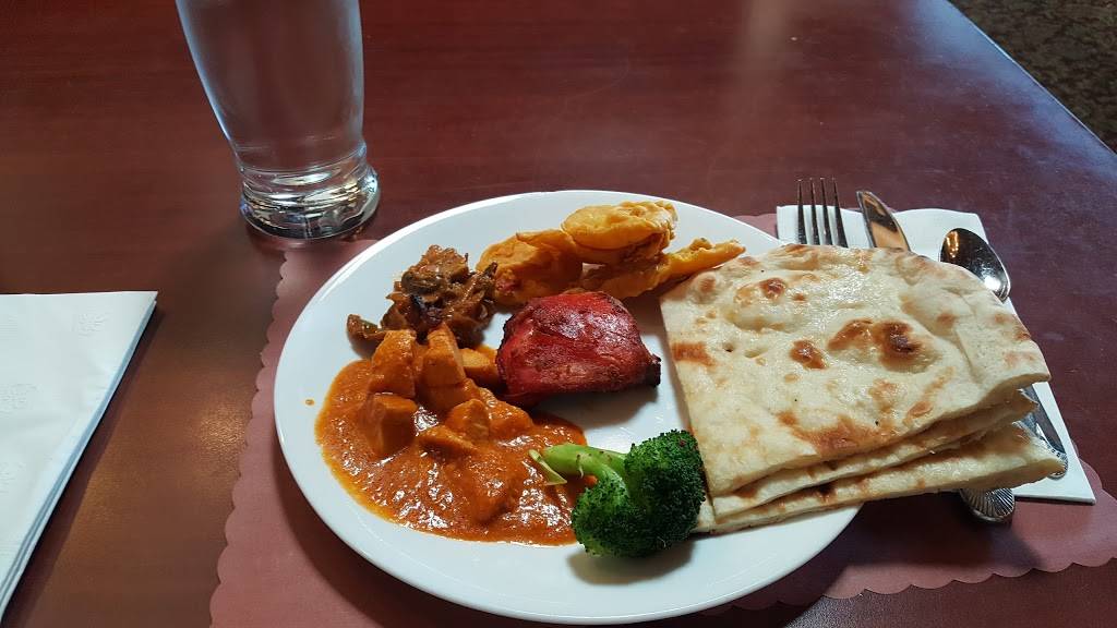 India House | restaurant | 758 Grand Ave, St Paul, MN 55105, USA | 6512939124 OR +1 651-293-9124