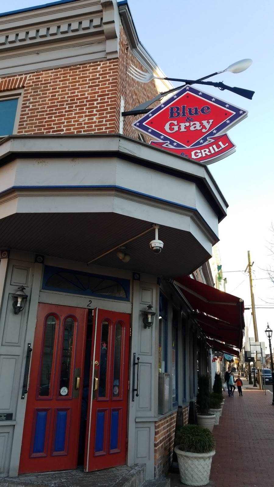 Blue & Gray Bar & Grill | restaurant | 2 Baltimore St, Gettysburg, PA 17325, USA | 7173341999 OR +1 717-334-1999