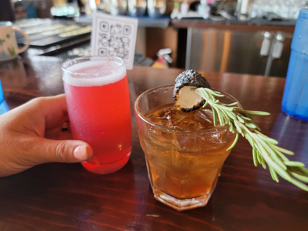 Pub 70 | restaurant | 2801 Alaskan Way, Seattle, WA 98121, USA | 2067378891 OR +1 206-737-8891