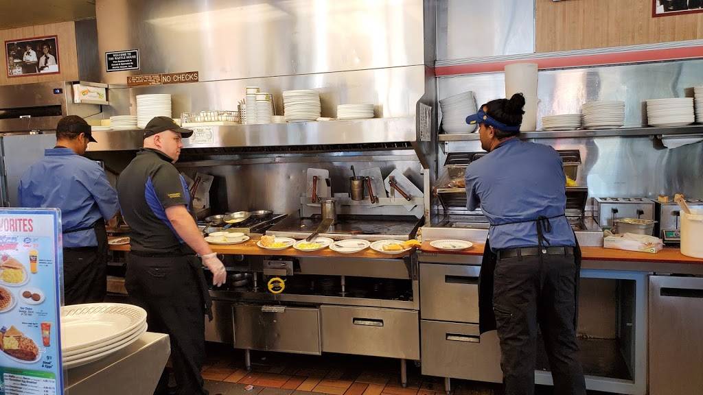 Waffle House | meal takeaway | 3703 New Bern Ave, Raleigh, NC 27610, USA | 9192311292 OR +1 919-231-1292