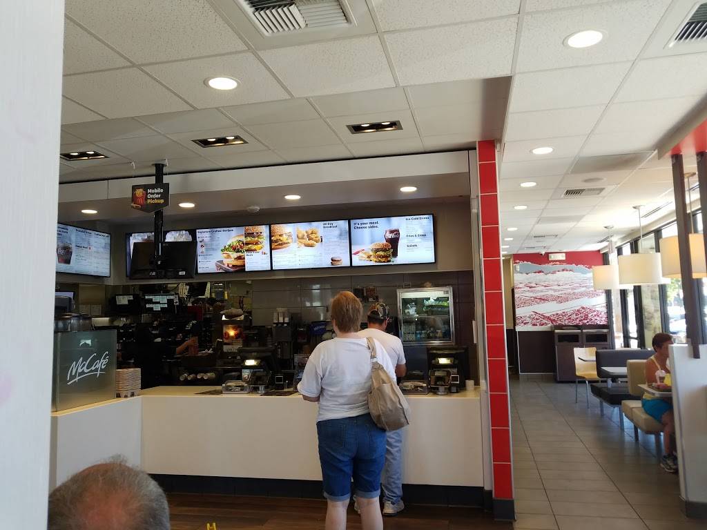 McDonalds | cafe | 1711 Airline Hwy, Hollister, CA 95023, USA | 8316379143 OR +1 831-637-9143