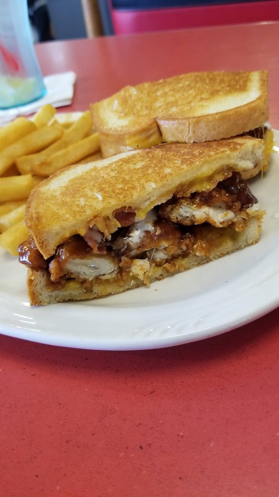 Friendlys | restaurant | 210 Highway 17 North, North Myrtle Beach, SC 29582, USA | 8432496665 OR +1 843-249-6665