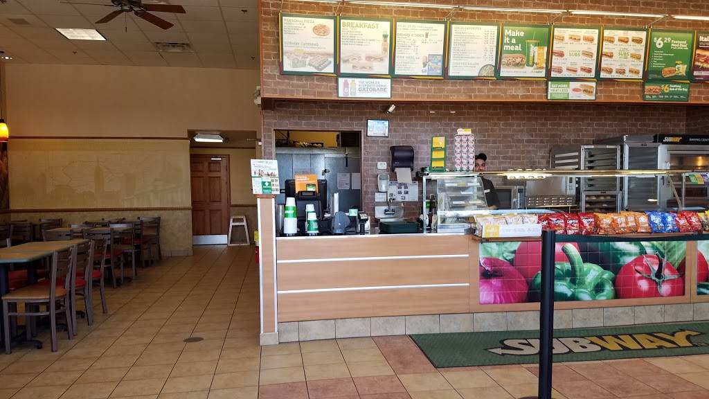 Subway Restaurants | restaurant | 1009 Roosevelt Rd, Lombard, IL 60148, USA | 6308891104 OR +1 630-889-1104