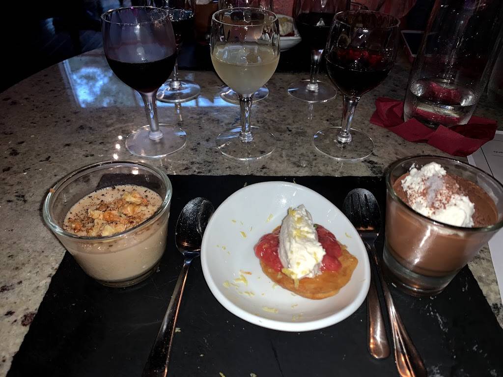 VINIA Wine & Kitchen | restaurant | 444 W New England Ave #119, Winter Park, FL 32789, USA | 4079257485 OR +1 407-925-7485