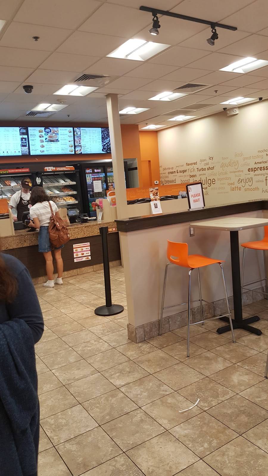 Dunkin | bakery | 4210 W Plaza Dr, Orlando, FL 32816, USA | 4078823688 OR +1 407-882-3688