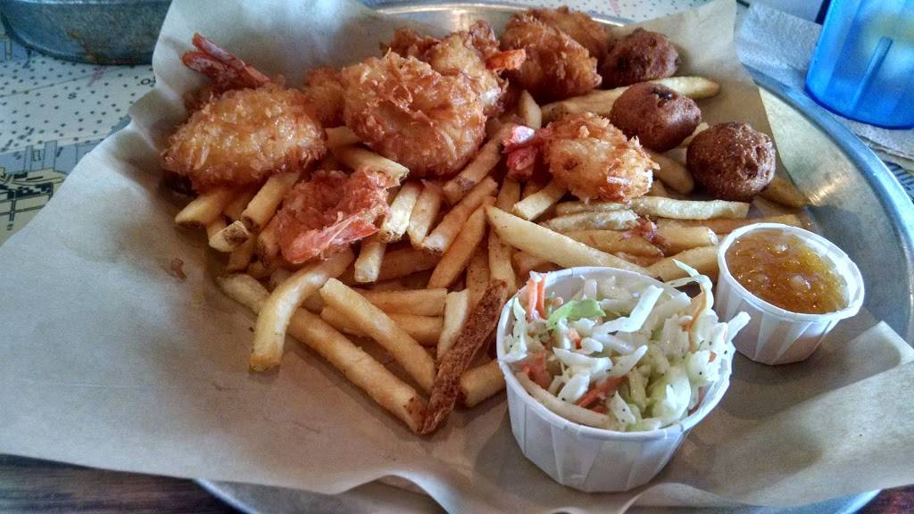 Joes Crab Shack | restaurant | 131 River Rd, Louisville, KY 40202, USA | 5025681171 OR +1 502-568-1171