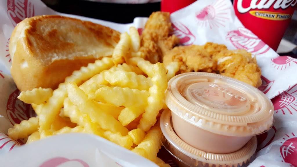 Raising Canes Chicken Fingers | meal takeaway | 781 Hebron Rd, Heath, OH 43056, USA | 7402812660 OR +1 740-281-2660