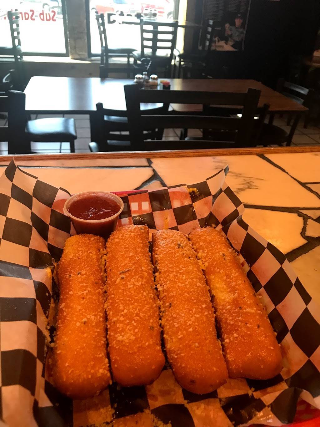 Mikeys Pizza Pit Stop | restaurant | 10 N Main St, Knox, IN 46534, USA | 5747725888 OR +1 574-772-5888