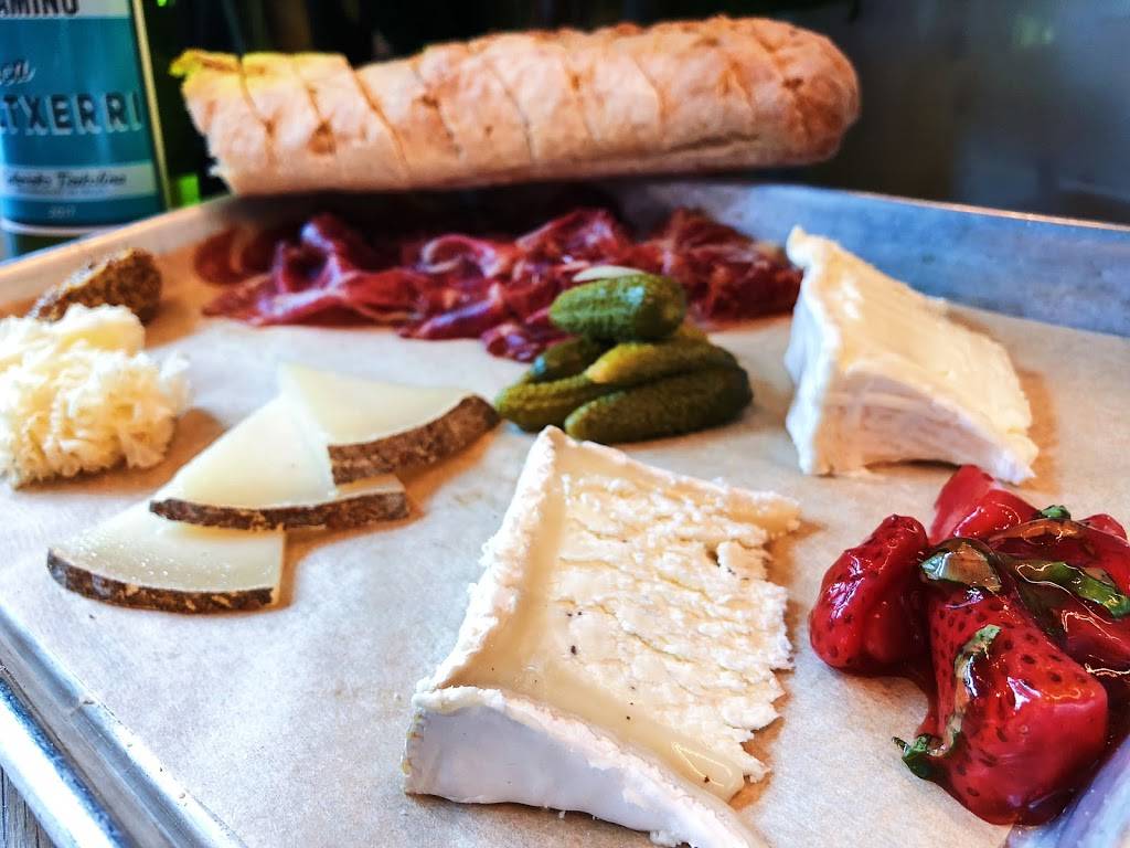 Cru Cellars @Armature Works | restaurant | 1910 N Ola Ave, Tampa, FL 33602, USA | 8135590059 OR +1 813-559-0059