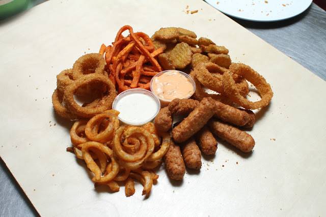 Wing dash (Wing Aholic) | restaurant | 401 S Stemmons Fwy, Lewisville, TX 75067, USA | 4696300083 OR +1 469-630-0083