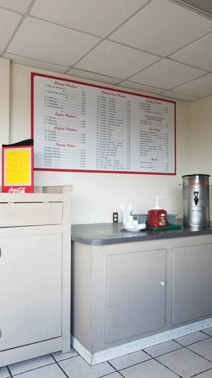 P & J Seafood | restaurant | 3301 Pure Atlantic Rd, Groves, TX 77619, USA | 4099625018 OR +1 409-962-5018