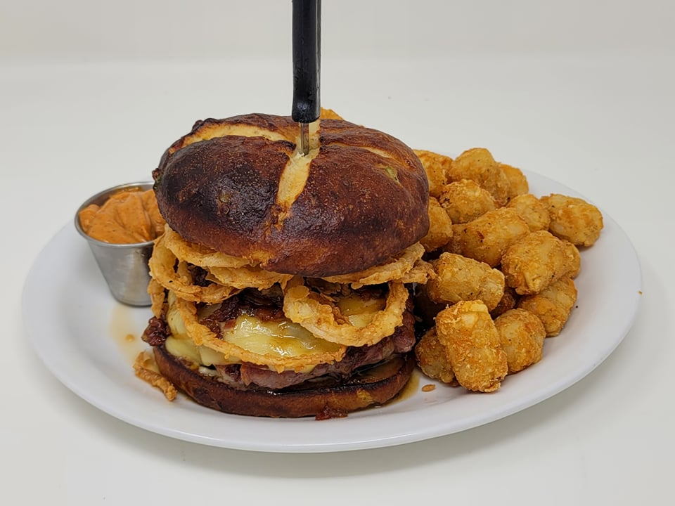 Flood Valley Warrenton Taphouse | restaurant | 1605 E Harbor Dr, Warrenton, OR 97146, USA | 5038618623 OR +1 503-861-8623