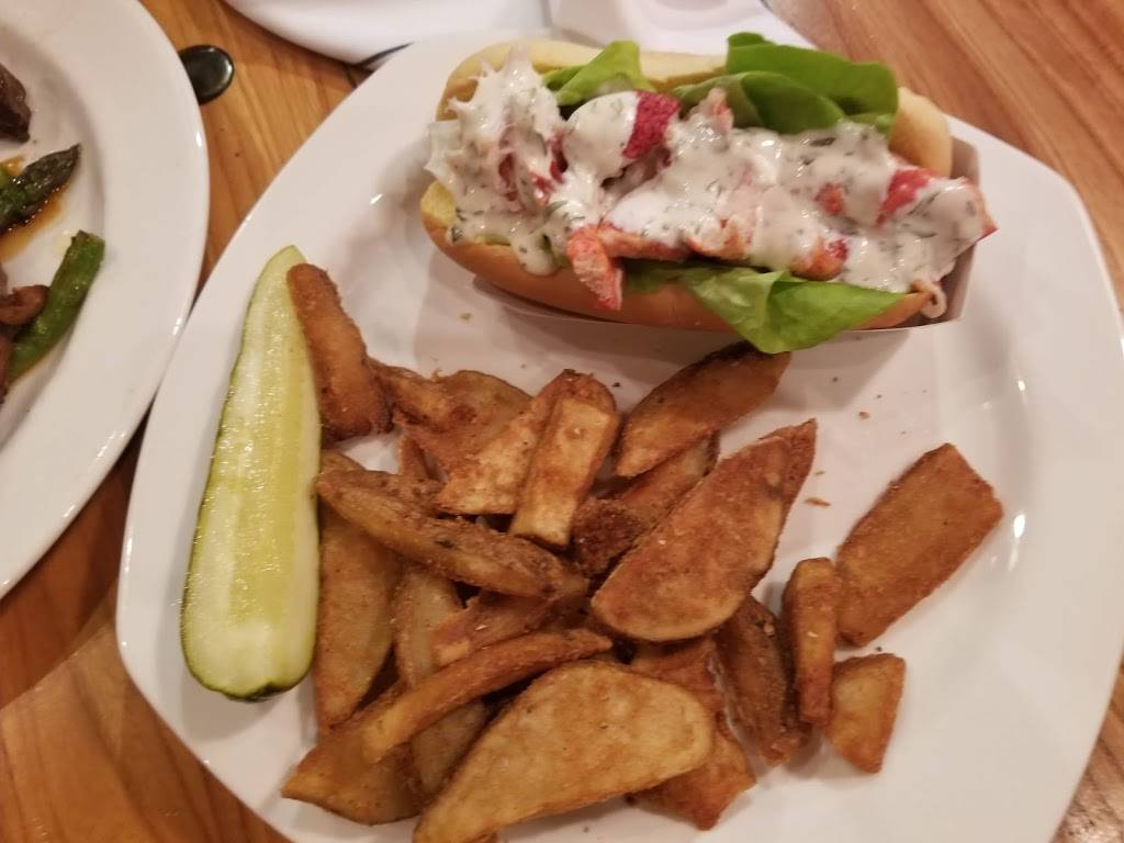 The York River Landing | restaurant | 150 US-1, York, ME 03909, USA | 2073518430 OR +1 207-351-8430