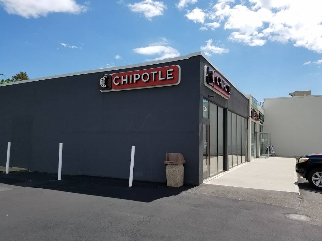 Chipotle Mexican Grill | restaurant | 1996 Merrick Rd, Merrick, NY 11566, USA | 5168684070 OR +1 516-868-4070