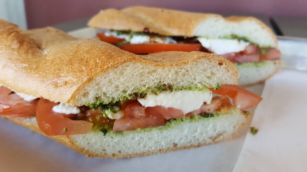 Crossroads Smokehouse & Deli | restaurant | 333 1st St Ste A, Benicia, CA 94510, USA | 7077454453 OR +1 707-745-4453