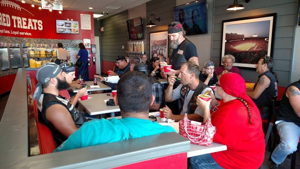 Big Red Treats | meal takeaway | 224 W 3rd St, Grand Island, NE 68801, USA | 3083923456 OR +1 308-392-3456