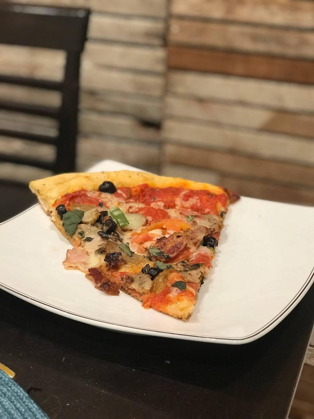 Lees Grocery | restaurant | 2210 N Central Ave, Tampa, FL 33602, USA | 8133740179 OR +1 813-374-0179