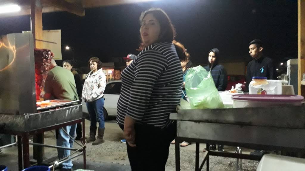 Tacos El Chino | restaurant | 22890, Río Grande 171, Valle Dorado, 22890 Ensenada, B.C., Mexico | 016461073369 OR +52 646 107 3369