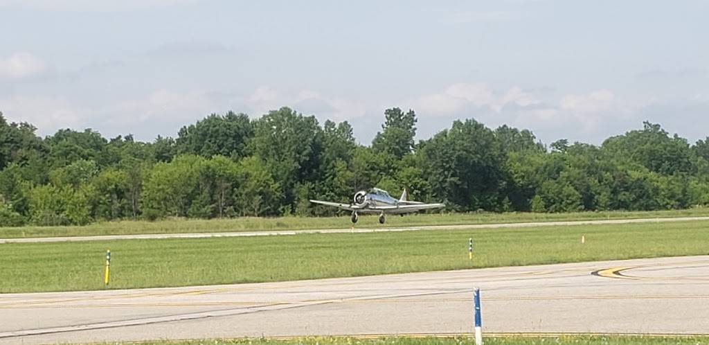 Joe-Lees crosswinds Cafe | restaurant | 208 Airport Dr, Owosso, MI 48867, USA | 9892774986 OR +1 989-277-4986