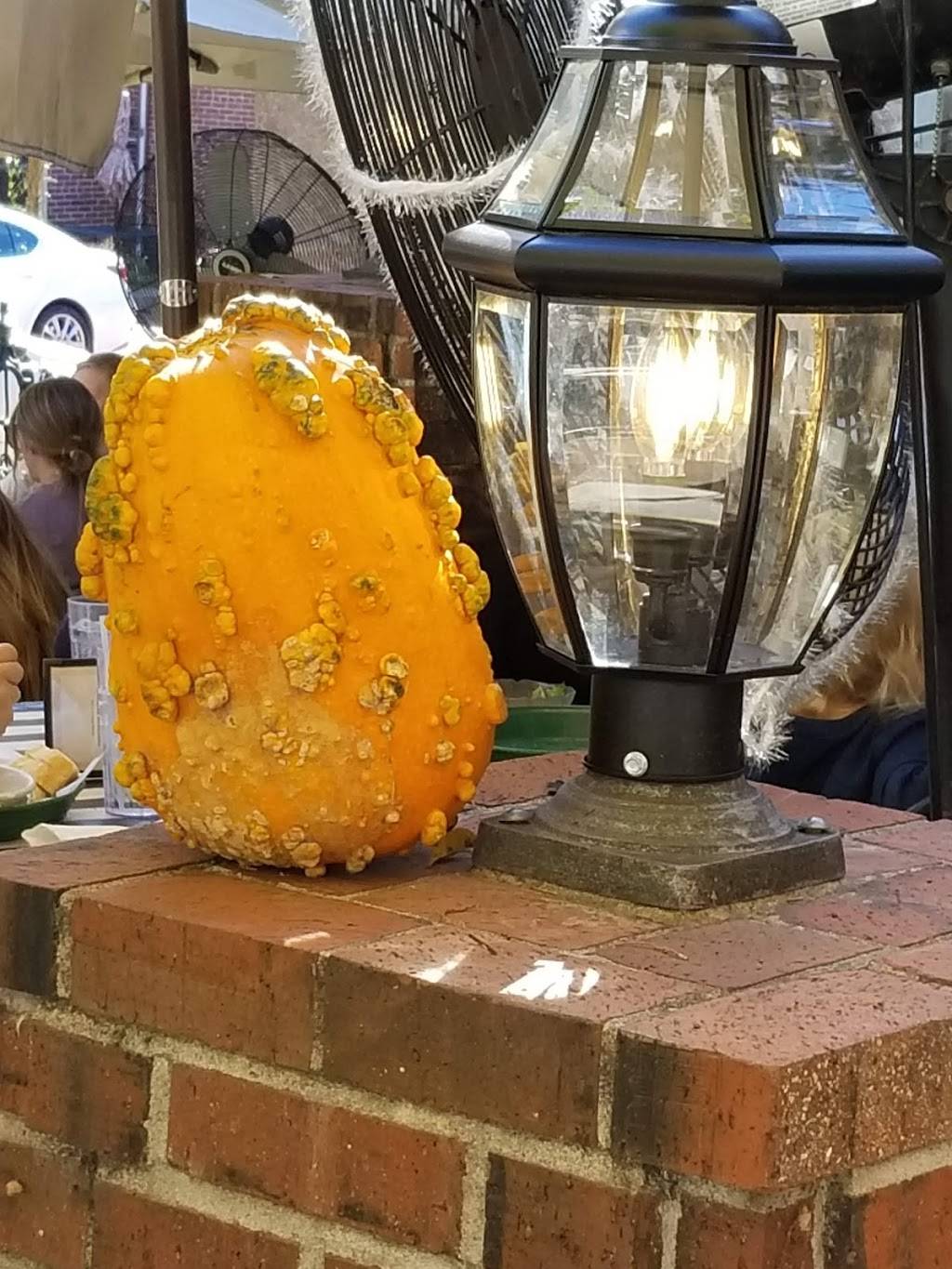 Magpies Cafe | restaurant | 903 S Main St, St Charles, MO 63301, USA | 6369473883 OR +1 636-947-3883