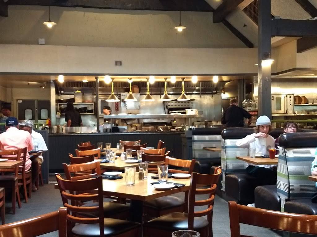 Scotts Bar & Grill | restaurant | 8115 Lake Ballinger Way, Edmonds, WA 98026, USA | 4257752561 OR +1 425-775-2561